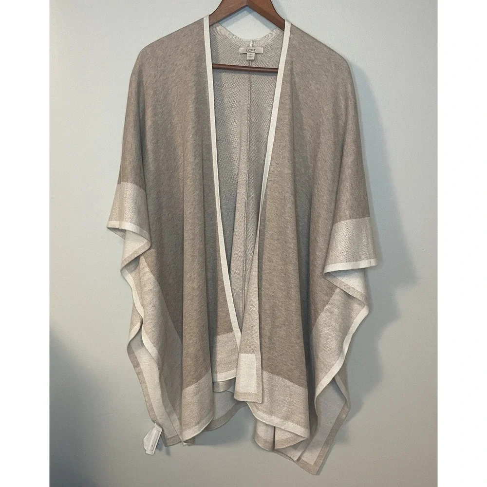 Loft Poncho Shawl‎ Wrap Sweater Beige Tan Neutral Size M/L Wool Blend Lagenlook